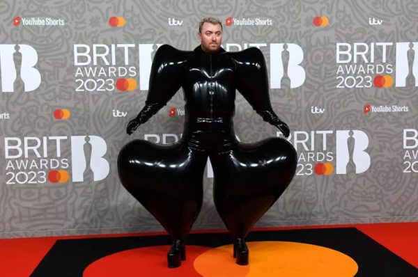 Sam smith alfombra roja britawards 2023 beautys